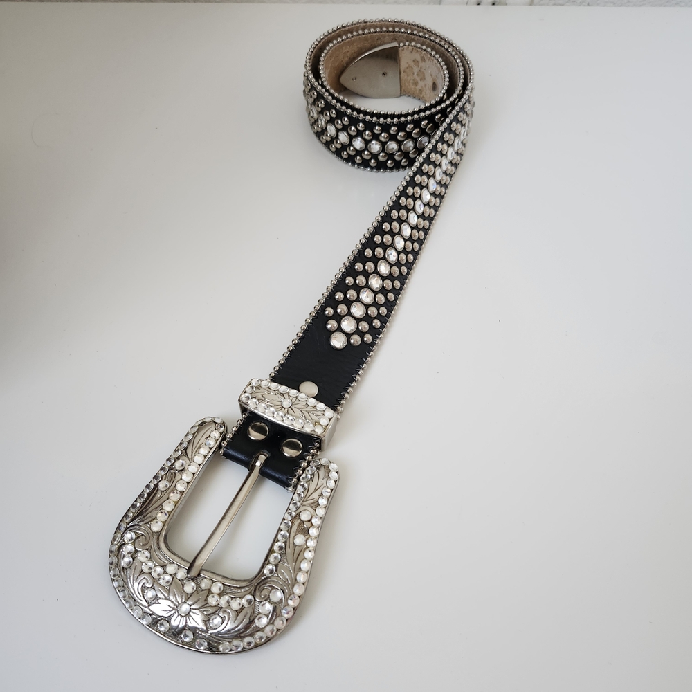 LEAVING POSH FINAL CLEARANCE B.B. Simon Black and Silver Crystal Studded Belt - Picture 3 of 14